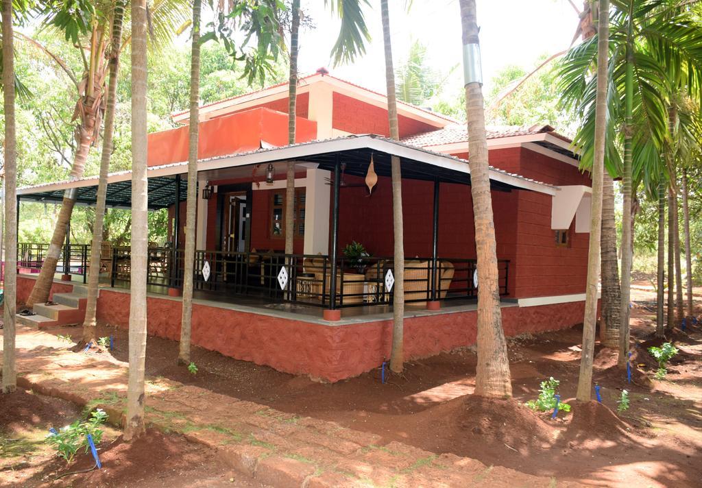 Red Roof Farmhouse Chiplūn Exterior foto