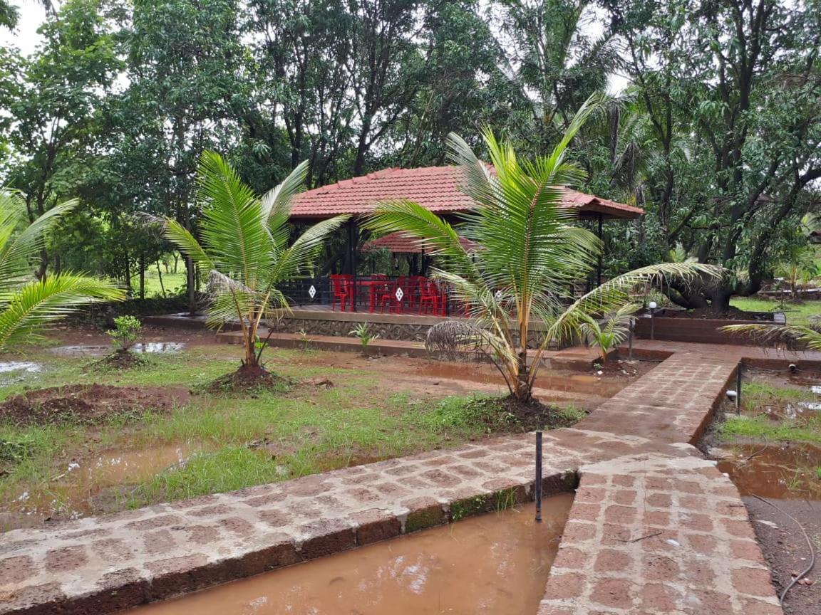 Red Roof Farmhouse Chiplūn Exterior foto